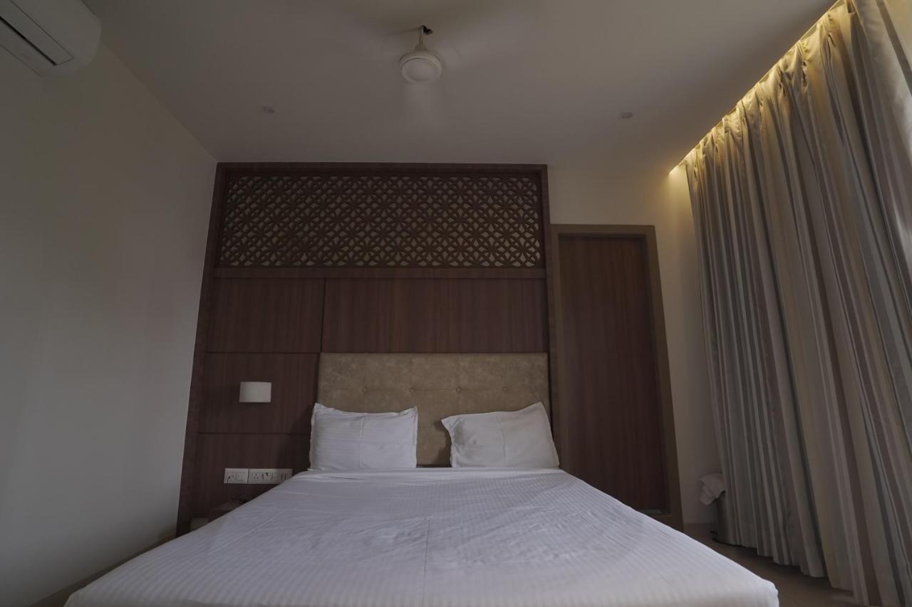 Hotel Mathoshree Thane Luaran gambar